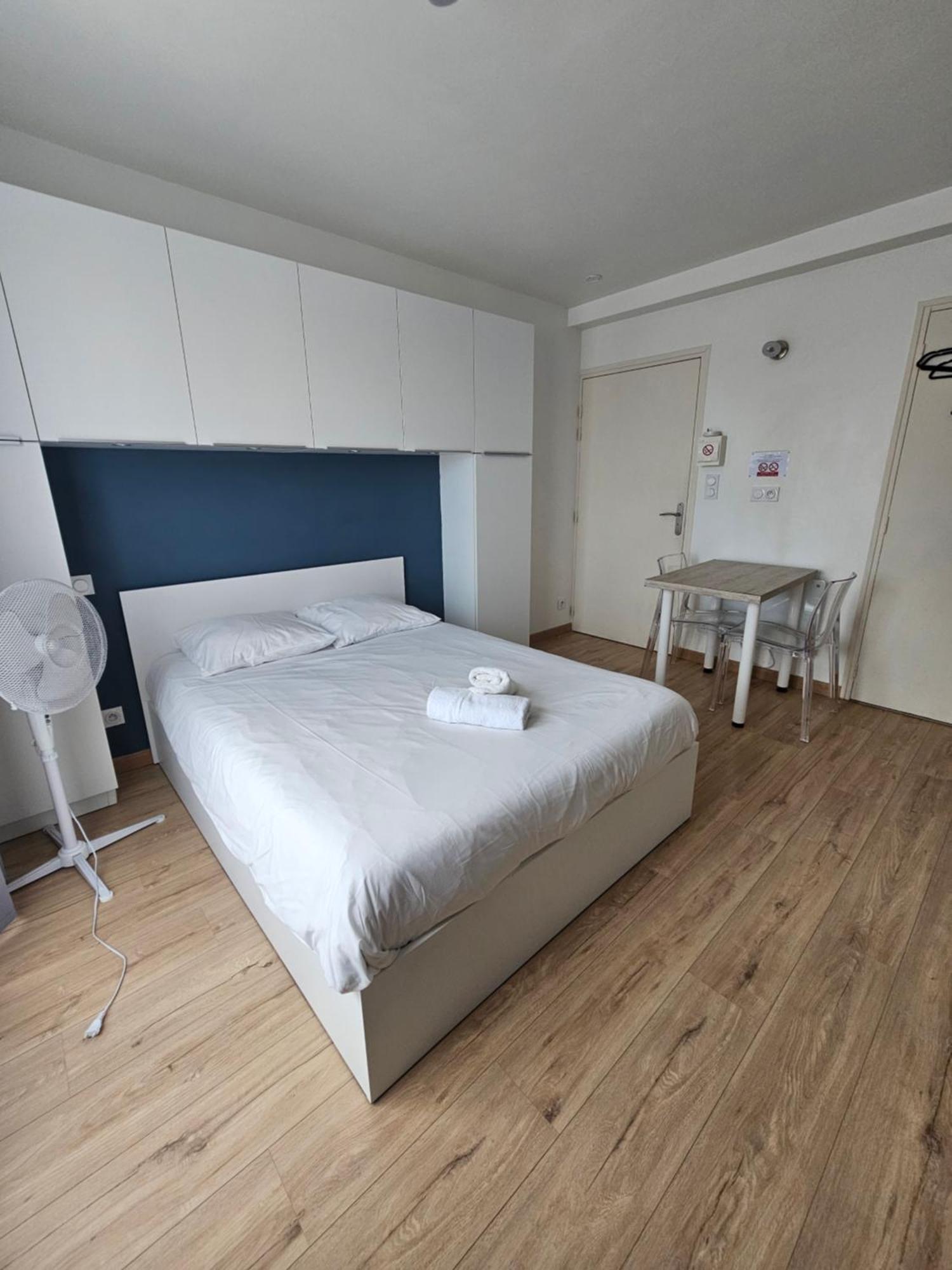 Grammont 3 Apartment Tours